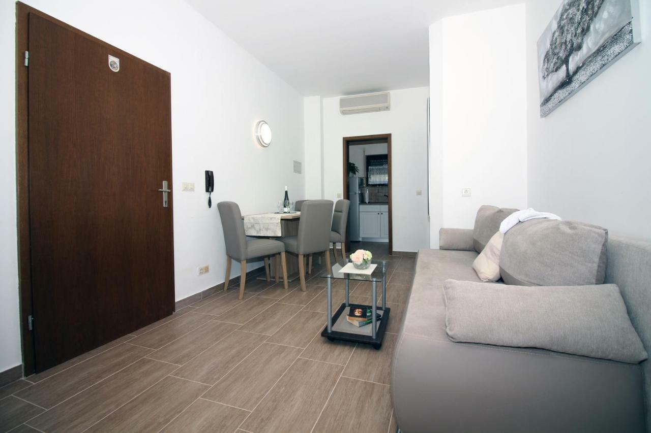 Apartmani Amado/Lozic Zadar Exteriör bild